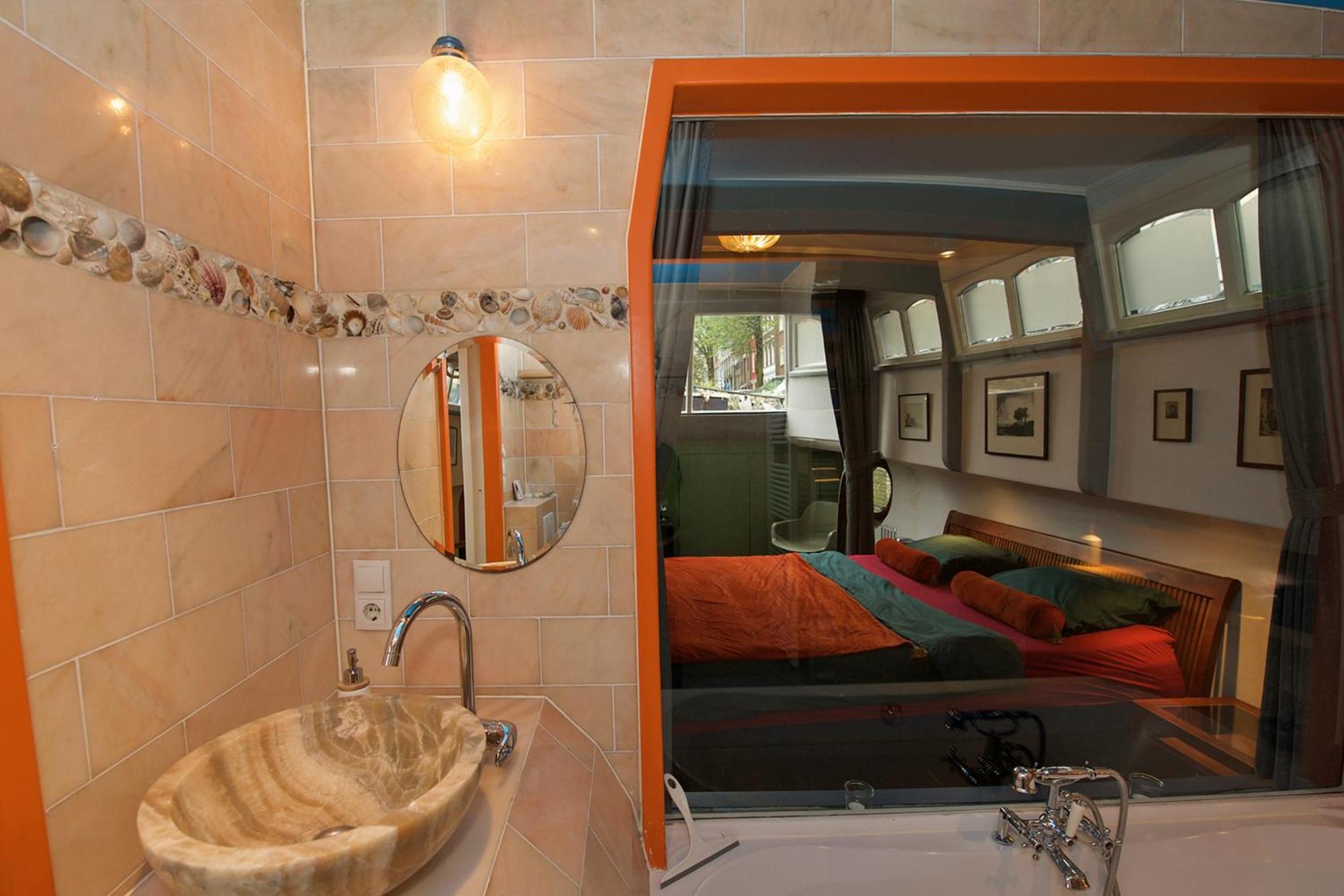 Amsterdam Center - Houseboat B&B By Captain Ricard Exterior photo